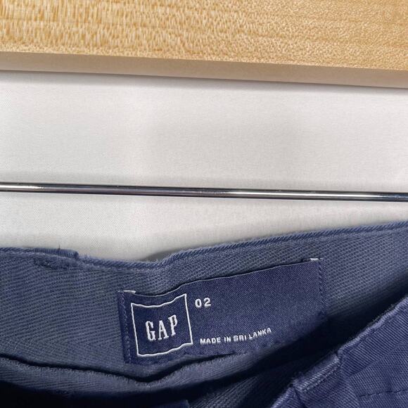 Gap Womens 2 Indigo Blue Girlfriend Roll Shorts Chino Cotton Flat Front Casual - Picture 5 of 7